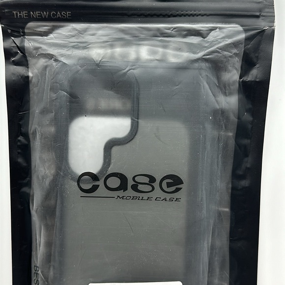 Black Samsung Galaxy S23 Ultra Case - Picture 2 of 5